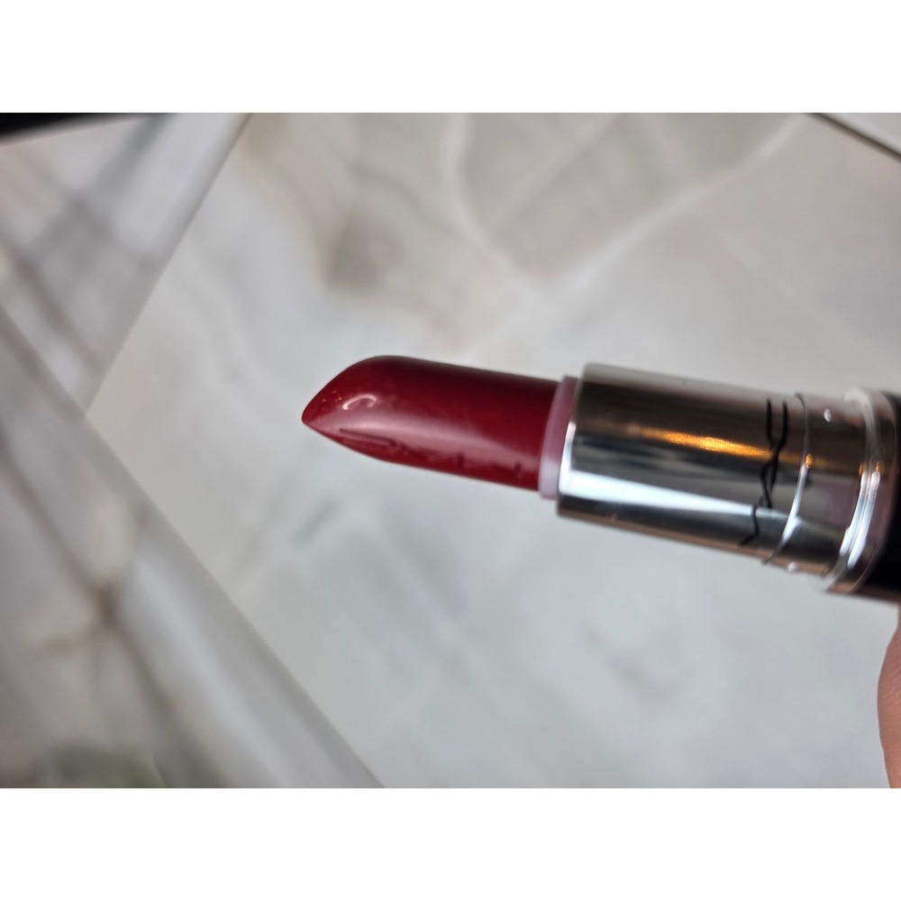 MAC Lustreglass Lipstick 545 Glossed and Found Sheer Shine Red Shimmer W1 - Picture 15 of 16
